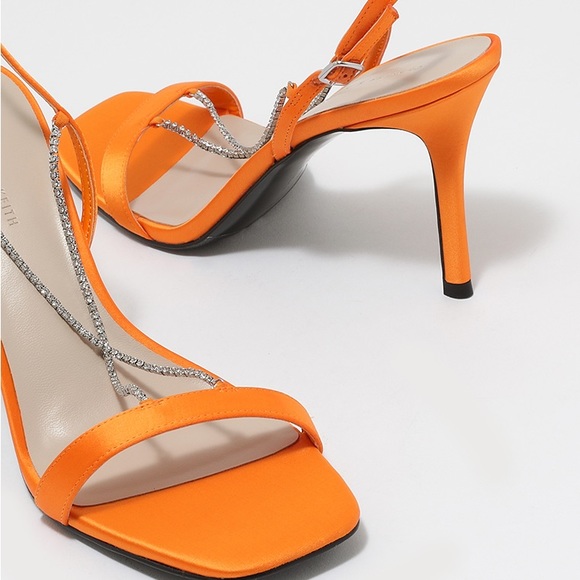 Charles and Keith heels. Heels height is 4-5 cm. I have never worn. - Picture 3 of 7